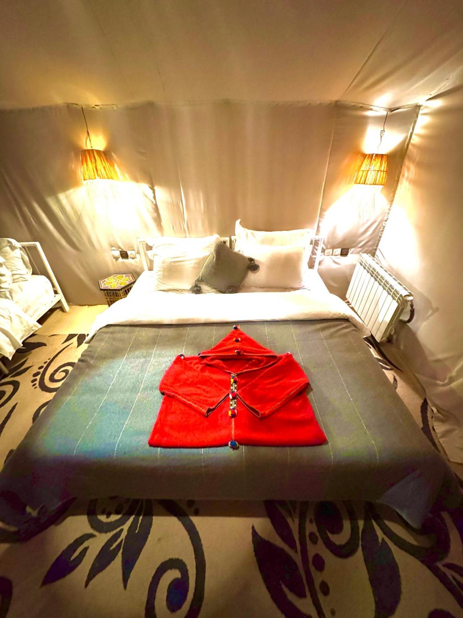 Villa Sahara Vibes Luxury Camp Merzouga Esterno foto